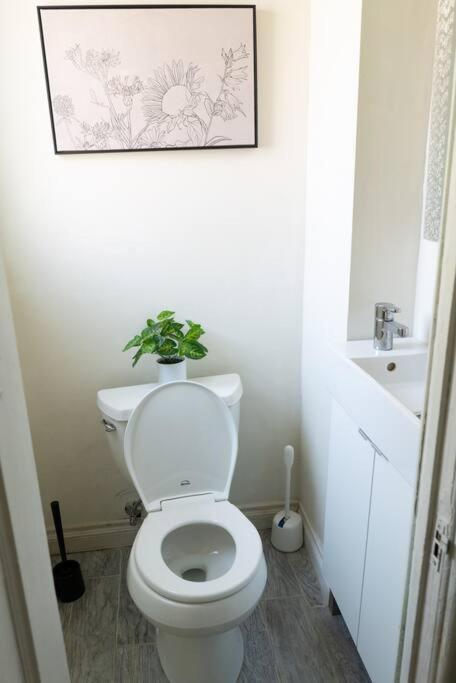 Spacious 2-Bedroom Unit In Hollywood Лос-Анджелес Экстерьер фото
